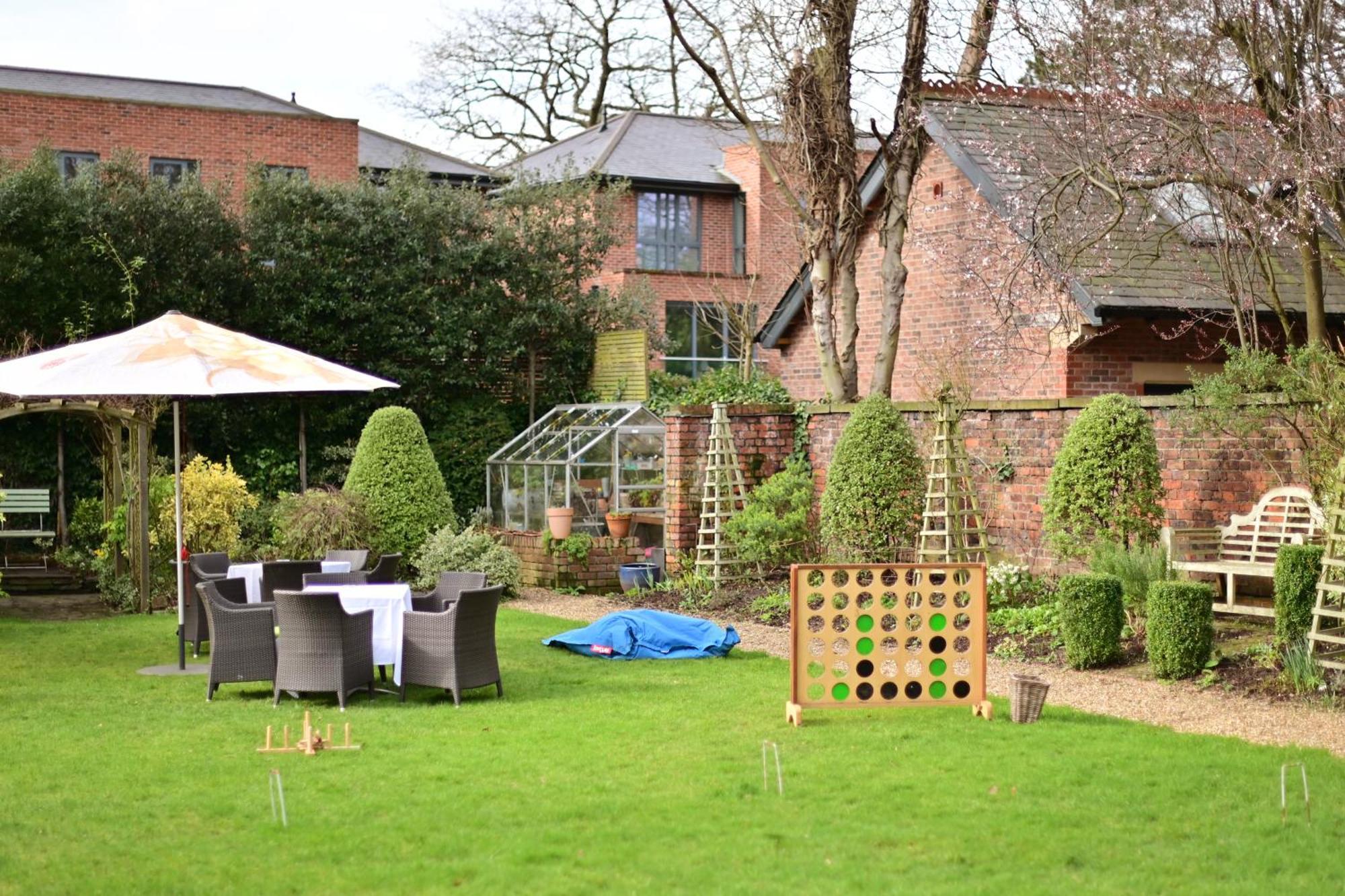 Eleven Didsbury Park Hotel — Photos 1